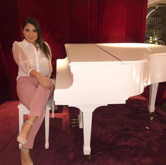 Meet your Posher, Paula - Picture 1 of 1